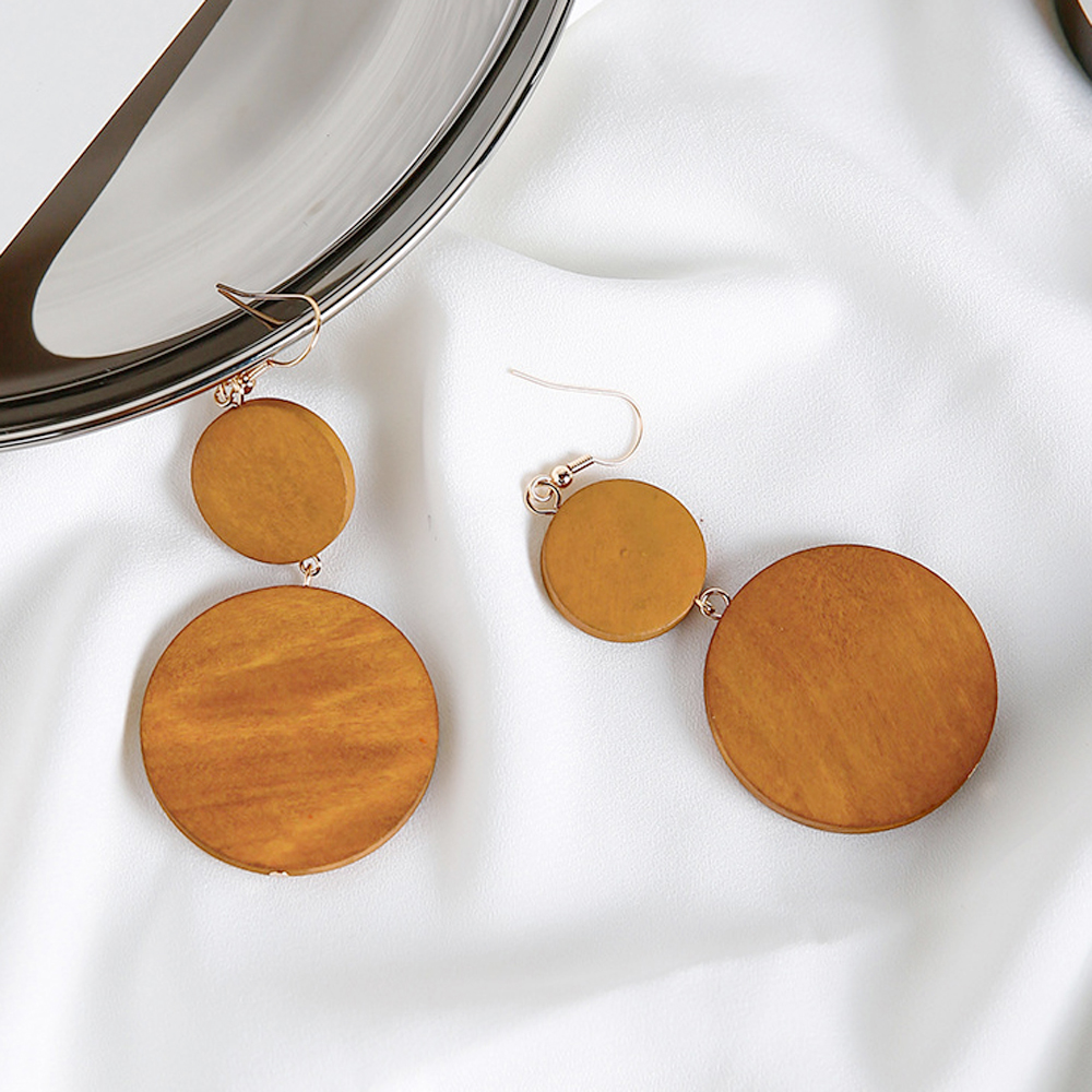 [ER404]베이직 우드패턴 라운드 패션귀걸이