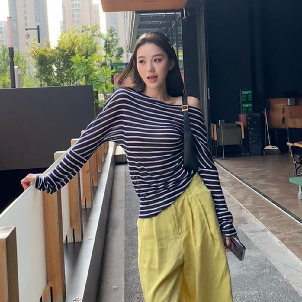 [EF357]티엠 스트라이프 오프숄더 티셔츠